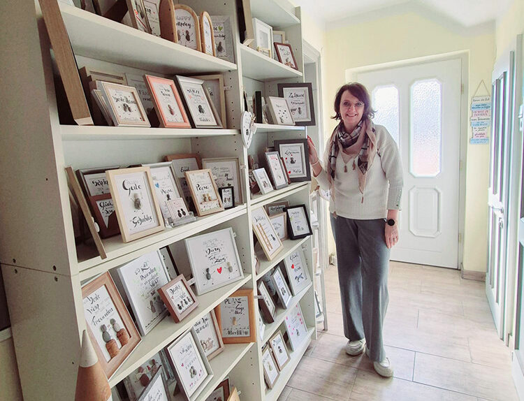 Sabine in ihrem Atielier